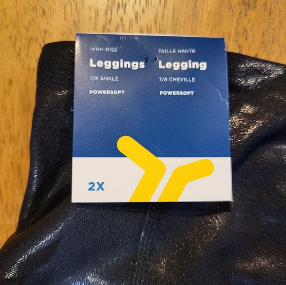 High Rise 2X Old Navy leggings, faux leather - Picture 2 of 5